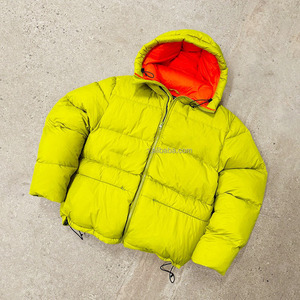 Chaqueta acolchada con capucha y logotipo personalizado al por mayor para hombre, Parka de gran tamaño con diseño grueso de invierno burbuja, chaqueta acolchada brillante a la moda - Product Image 1