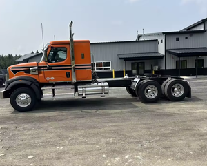 Camión Semirremolque Western Star 49X con Opción Equipada de Cabina Dormitorio - Cabina Dormitorio Plana de 36 Pulgadas, Detroit, Transmisión Manual de 18 Velocidades en Venta - Product Image 2