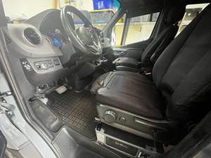 MERCEDES-BENZ SPRINTER 2500 4X4 2022 USADO CON VOLANTE A LA IZQUIERDA/DERECHA - Product Image 2