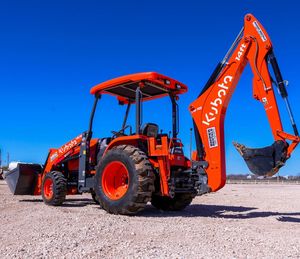 Kubota M62-Rétrocaveuse 4WD Diesel avec tracteur Garton standard Mini bon marché sur les composants de base du moteur Pompe à moteur - Product Image 1