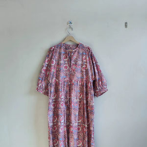 Robe longue décontractée d'été pour femmes, à manches longues, col en V, en coton imprimé à la main, à motifs floraux - Product Image 5