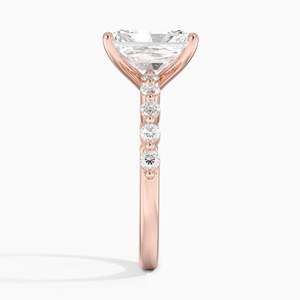 Bague de fiançailles sertie de pierres en forme de diamant taille radiant pour femmes - Product Image 6