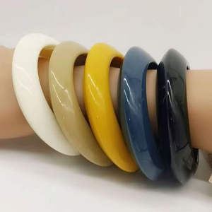 Brazalete de Resina Multicolor de Talla Grande, Hecho a Mano, de Alta Calidad, India - Product Image 3