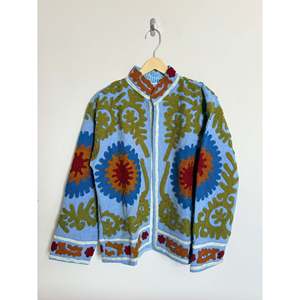 Veste Suzani brodée à la main double couche pour femme, motif floral, en cuir, style universitaire léger pour le printemps et l'automne, courte - Product Image 1