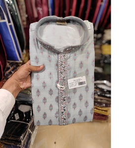 Kurta de qualité supérieure pour hommes avec du coton doux pour le fournisseur indien de vêtements actifs et de festivals - Product Image 1