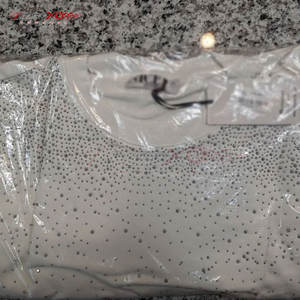 Sweat strass fantaisie pour femmes avec matériau doux et détails brillants Sweat-shirt strass chic pour femmes - Product Image 6