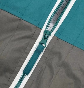 Chaquetas de lluvia impermeables con cremallera para hombre con capucha de color liso en talla grande Chaquetas de lluvia de tela suave Chaquetas de lluvia de alta calidad para hombre - Product Image 6