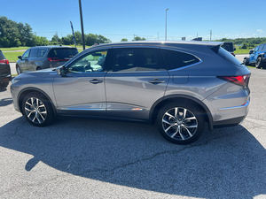 2024 C U R M.D.X AWD Conduite à Gauche Pack Technologie Boîte de Vitesses Automatique Caméra Arrière Sièges en Cuir Titre Propre Sans Accident - Product Image 5