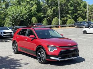 Kia <span class=keywords><strong>Niro</strong></span> FWD 2025 Rouge Propre, Voiture d'occasion, Intérieur Clair, Sièges en Tissu, SUV, Toit Ouvrant, Camionnette, Meilleur <span class=keywords><strong>Prix</strong></span>, Voiture de Qualité - Product Image 2