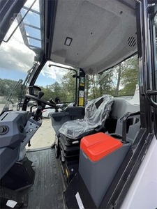 Chargeuse sur pneus 2023 L65 avec composants de pompe à roulement moteur à noyau essentiels pour un chargement efficace - Product Image 6