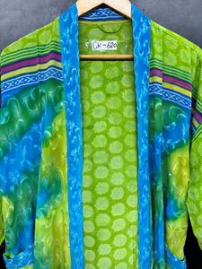 Robe kimono en soie crêpe pour femmes |   Écharpe en soie faite à la main avec taille élastique |   Vêtements de plage et de détente pour les vacances d'été, cadeau pour elle - Product Image 2