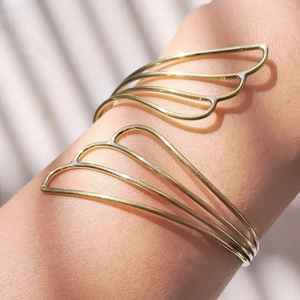 Brazalete de latón intrincado a la moda con estilo al por mayor para mujer artesanía intrincada de cobre a la moda para fiestas - Product Image 1