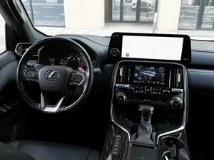 LX 600 IV 2024, Bajo Kilometraje, Motor en Buen Estado, Transmisión Automática, Techo Panorámico, Luces, Listo para Enviar - Product Image 3