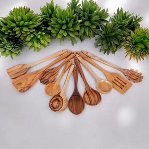 Spatule en bois de qualité supérieure, finition naturelle, résistante à la chaleur, ustensile pour la cuisine à domicile, disponible pour la distribution mondiale - Product Image 3