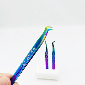 Pince à épiler d'extension de cils en acier inoxydable à 90 degrés gravée sur le coeur Caractéristiques des soins personnels Botte de volume russe durable - Product Image 6