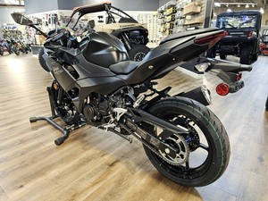 Nueva Motocicleta Deportiva Kawasaki NINJA 500 ABS 2026 en Negro Metálico/Black Spark Metálico - 110074 - Product Image 3