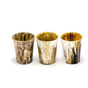 Vente en gros de verre en corne naturelle sculptée à la main durable pour vin bière eau maison restaurant hôtel inspiré - Product Image 1