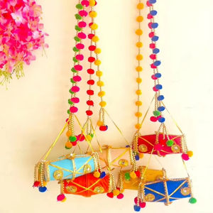 Guirlande de pompons multicolores Dholki Dholak, décorations de mariage indien Mehndi Haldi, guirlande de pompons, faveur de mariage, toile de fond de fête Sangeet - Product Image 1