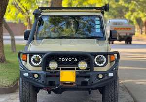 Toyota Land Cruiser Usada, Cabina Simple, 4x4, Serie 79, Fabricada en Japón, Diésel, Automática/Caja de Cambios, Neumáticos R18 - Product Image 3