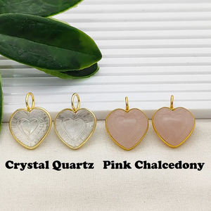 Pendentif cœur en quartz transparent en argent 925 plaqué or avec breloques en quartz sculpté à la main en forme de cœur - Product Image 2