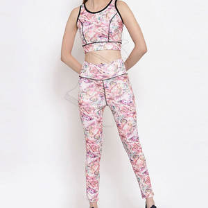 Cómodo conjunto de yoga sublimado para mujer hecho con materiales de alta calidad transpirabilidad para estilos de vida activos - Product Image 1