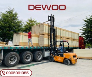 Dewoo impermeable WPC Architrave L forma de alta calidad nuevo estilo Puerta de PVC embalaje personalizado fabricado en Vietnam - Product Image 5