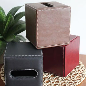 กล่องทิชชู่หนังเทียมทำมือพร้อมดีไซน์หรูหราเหมาะสำหรับโต๊ะข้างห้องนั่งเล่นและของตกแต่งโรงแรม - Product Image 1