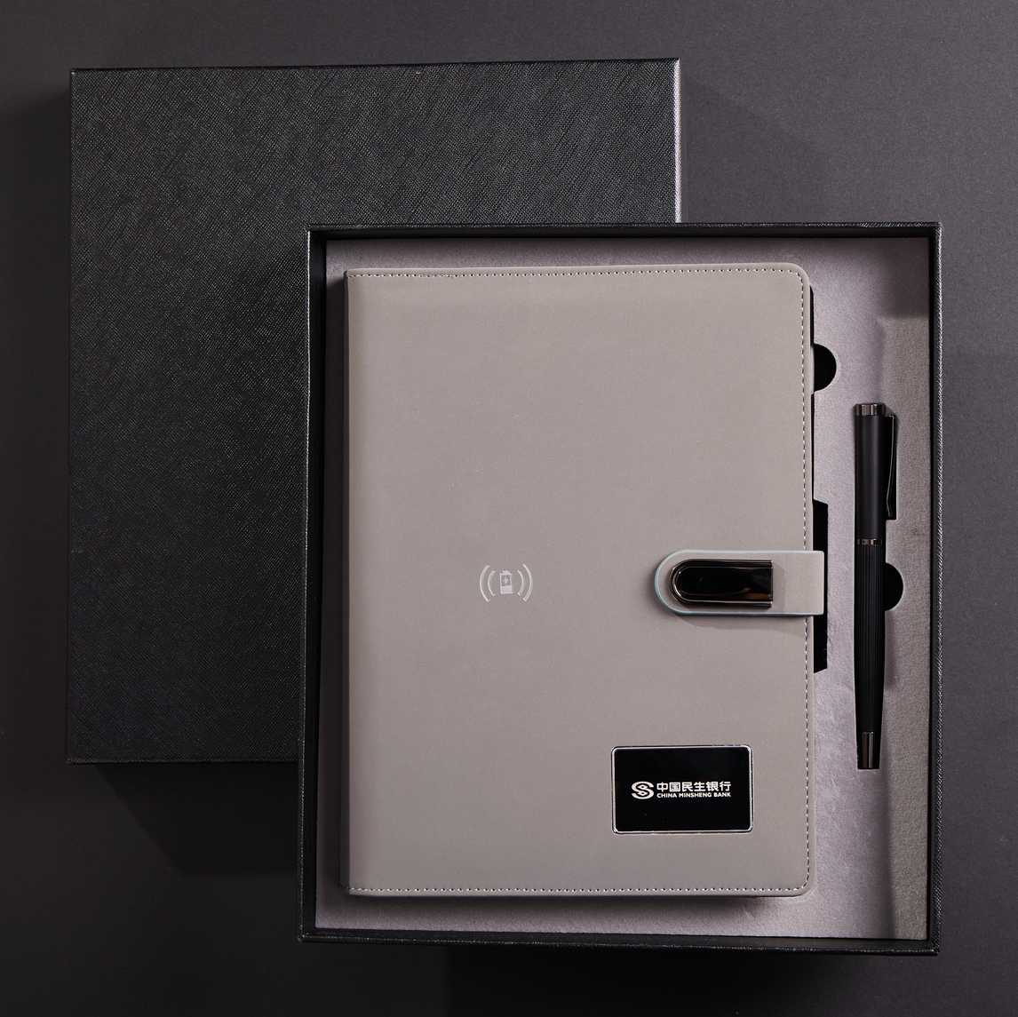 Charger pour ordinateur portable + stylo