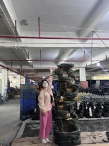 Groot hars waterfalls ornament voor tuin of achtertuin, prachtige waterfontein voor decoratie van een rotstuin - Product Image 1