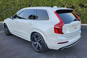 Volvo XC90 T6 R-Design 2017 Usado en Buen Estado, Sin Accidentes, Volante a la Izquierda/Derecha - Product Image 3