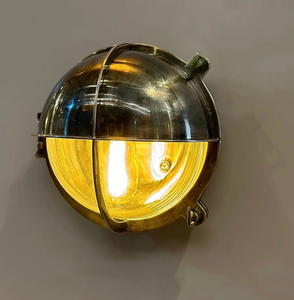 Éclairage Décoratif pour la Maison, Lampe en Laiton Coulé, Lampe Murale Faite à la Main, Lampe de Haute Qualité, Article Cadeau - Product Image 1