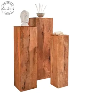 最佳质量的手工制作一套3个木制边桌，自然完成，用于室内装饰和客厅家居装饰