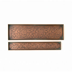 Bandeja de Cobre Marroquí Hecha a Mano con Motivos Grabados Ornamentales y Diseños Arabescos Intrincados, Bandeja de Servicio Rústica Cuadrada en Oferta - Product Image 4