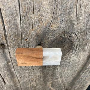 Perilla de puerta y cajón de madreperla de hueso de resina de madera Precio de fábrica Perilla de puerta de cajón de fregona de hueso de resina de madera de latón - Product Image 6