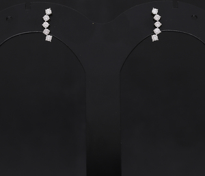 ต่างหูเพชรแท้ทรงสมมาตรชุบทองคำขาว 14K ดีไซน์หรูหรา คลาสสิก เหมาะสำหรับทุกวัน โดดเด่นด้วยความประณีตแบบไล่ระดับ - Product Image 1