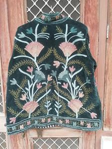 Veste en velours Suzani : Vêtement d'extérieur bohème brodé à la main - Product Image 3