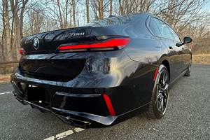 2023 760i xDrive 536 ch V8 biturbo, transmission intégrale, très bien équipé, non modifié - Product Image 3