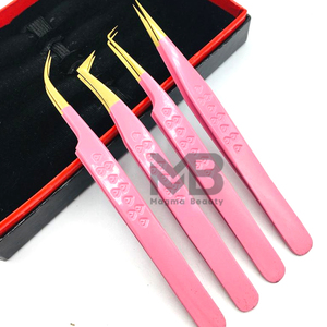 Baby Pink Color Coated Heart Grip Pinzas de extensión de pestañas sostenibles Puntas doradas de acero inoxidable japonés Logotipo personalizado - Product Image 1