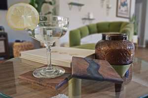 Juego de posavasos de madera hecho a mano en nogal negro oscuro con resina epoxi bien acabado, accesorio de decoración de comedor perfecto para el hogar - Product Image 3