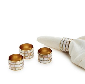 Cadre d'anneau de serviette en incrustation de nacre fait à la main de luxe pour décor de Table de mariage porte-serviettes en incrustation de nacre personnalisé - Product Image 1
