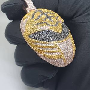 Bijoux Hip Hop de luxe pour hommes et femmes Pendentif en diamant Moissanite personnalisable avec placage de qualité supérieure Pendentif ou breloque à la mode - Product Image 3