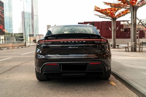 NEAT 2025, Macan 4 II, faible kilométrage, transmission automatique, toit ouvrant panoramique, éclairage LED, feux diurnes LED - Product Image 3