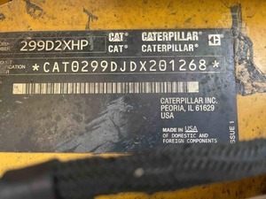รถตักล้อยาง Caterpillar 299D2 XHP ปี 2016 รถตักหน้า รถตักแบบสกิดสเตียร์ รับน้ำหนักได้ 40 ตัน พร้อมเครื่องยนต์ - Product Image 6