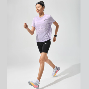 Camiseta cómoda para correr de mujer OEM con estampado de logotipo personalizado para el verano - Product Image 1