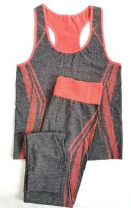 Ropa de yoga personalizada de fábrica, conjuntos de piezas de chaleco deportivo, sujetador de yoga sin costuras, pantalones de fitness para mujer, mallas de gimnasio de cintura alta - Product Image 5