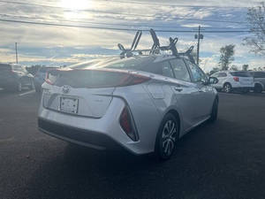 Usado 2022 T * oyota Prius Prime LE - Product Image 2