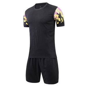 เสื้อฟุตบอลฟุตบอลสำหรับผู้ใหญ่ผ้าโพลีเอสเตอร์น้ำหนักเบาแห้งเร็วพิมพ์ลายโลโก้ดิจิทัลตามสั่ง - Product Image 4