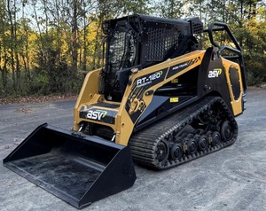 Chargeuse sur pneus RT-120 Posi-Track avec moteur diesel - Product Image 1
