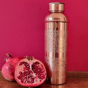Bouteille d'eau en cuivre de qualité supérieure Inde Pure 1000 ml pour Gym Yoga Bureau École Entraînement Cuivre Bouteille à boire Eau Gravée - Product Image 1