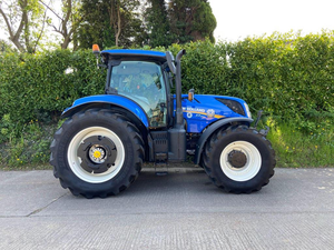 Tracteur d'occasion/d'occasion 4X4wd New Holland T7.260, 4710 avec chargeuse et matériel agricole machines agricoles à vendre - Product Image 3